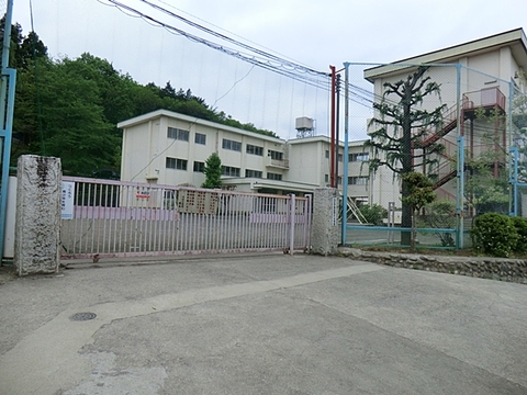 八王子市立川口小学校 750m