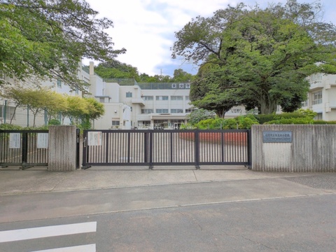 日野市立東光寺小学校まで徒歩13分。