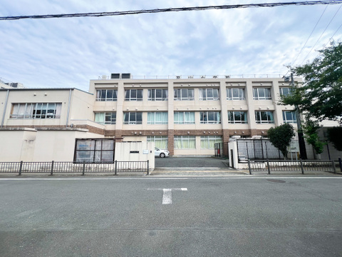 日野市立平山小学校まで450m