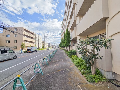 共用部分が清潔に保たれており、管理が行き届いているマンションです。住む人が気持ちよく利用できる空間が広がり、安心して快適に過ごせる住環境が整っています。
