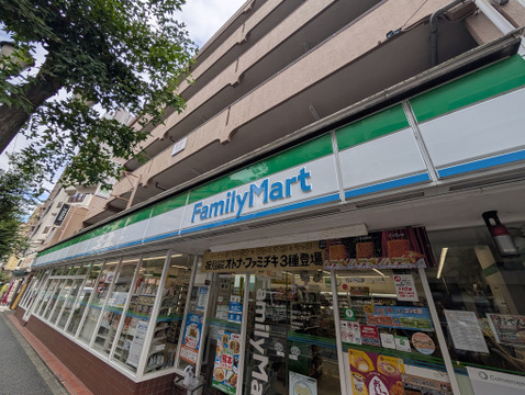 ファミリーマート京王八王子店 60m