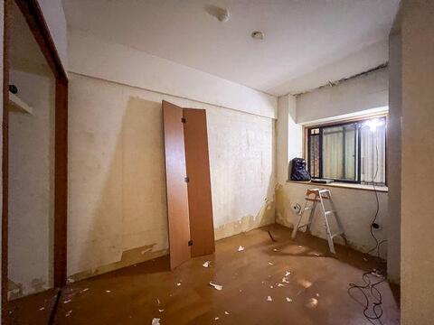 只今リノベーション工事中。解体・下地から丁寧に施工し、明るく心地よいお部屋へ生まれ変わります。
