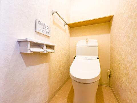 ウォシュレット完備。新規交換され、清潔にご利用いただけます。※リフォーム前のお写真です。現地(2026年9月)撮影