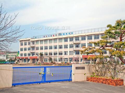 八王子市立横川小学校 88m