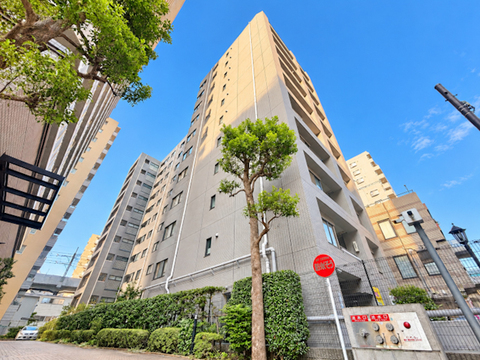 管理の行き届いたマンションは、共用部の清潔感と建物のコンディションが良好に保たれています。長く快適に暮らせる安心感のある住環境がしっかりと整っています。
