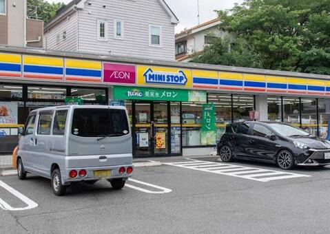 ミニストップ多摩永山店まで約365m