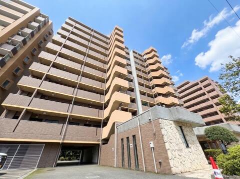 管理の行き届いたマンションは、共用部の清潔感と建物のコンディションが良好に保たれています。長く快適に暮らせる安心感のある住環境がしっかりと整っています。