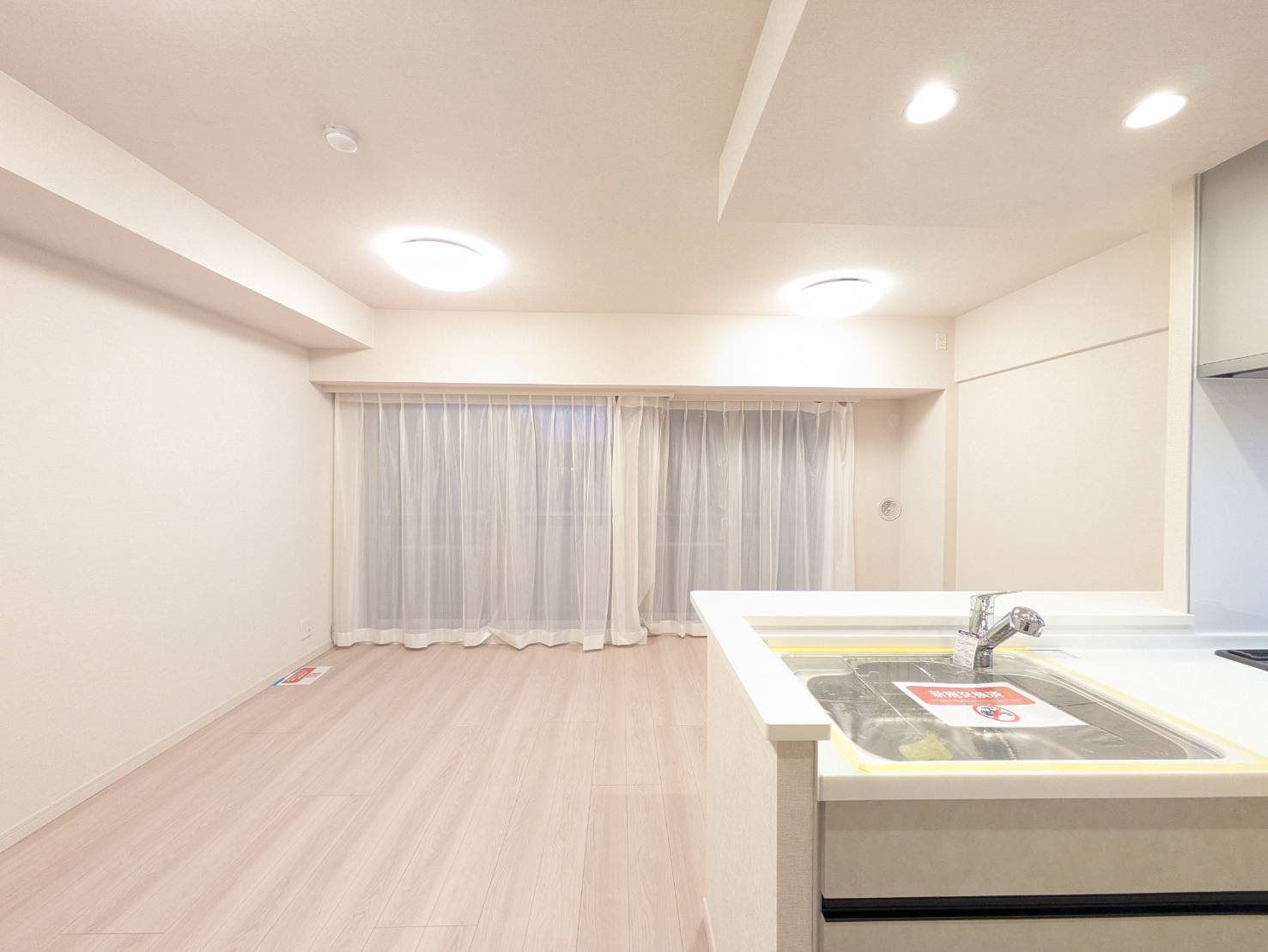 【担当の日高さんの対応が本当に素晴らしかったです。】～LINEを通じて、迅速かつ丁寧にご対応いただき、各種調整がスムーズでした。たくさん質問させていただきましたが、寄り添っていただき、全て解消した上で、納得して手続きを進めることができました。～