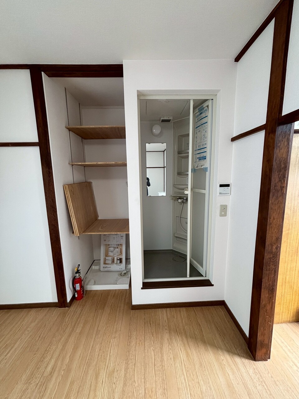 【202号室シャワー室】