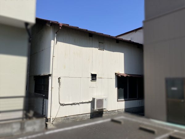 裏手側建物外観