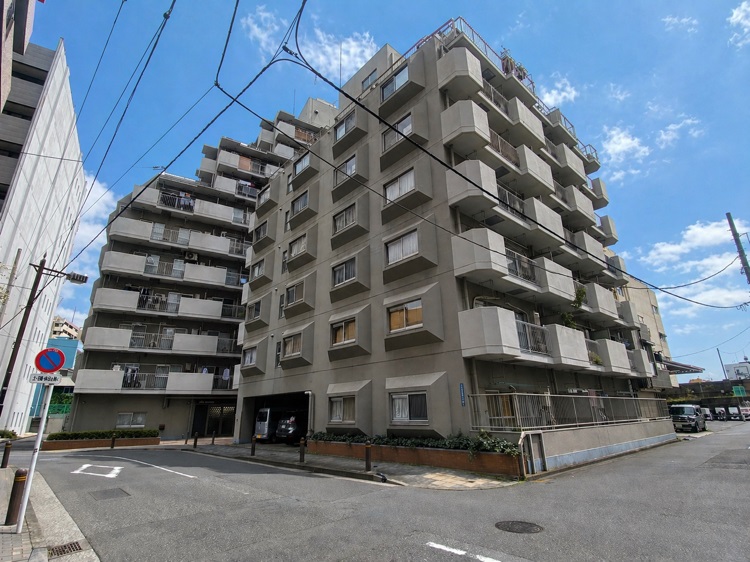 【外観】水天宮前駅徒歩4分の利便性の高い立地。