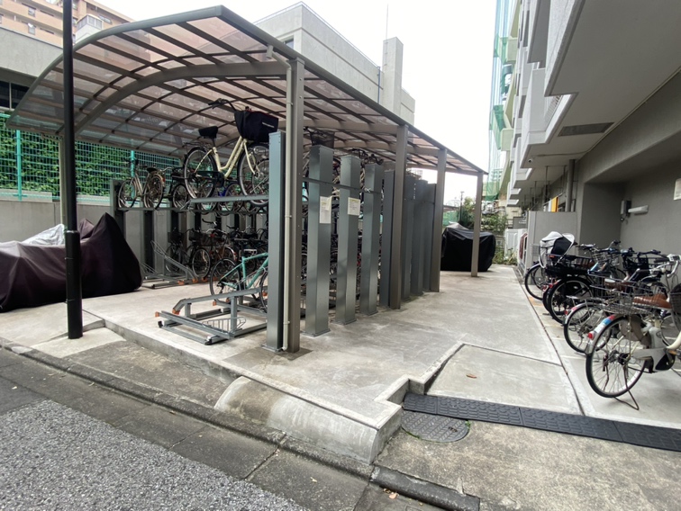 駐輪場の様子。空き状況等はお問い合わせください。