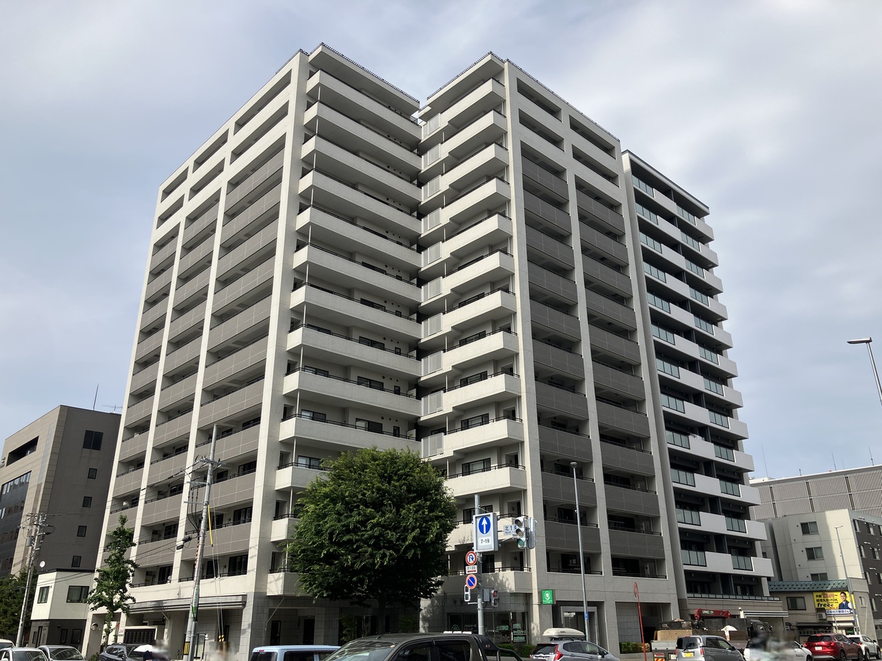 バスセンター前駅徒歩3分のオーナーチェンジ物件です