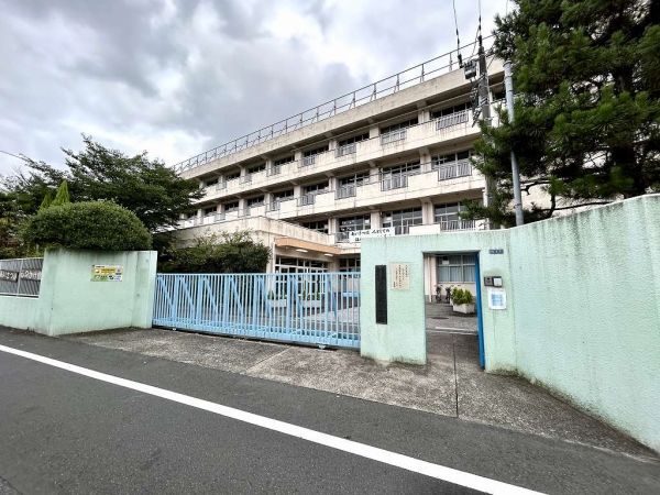 大田区立大森東中学校まで徒歩7分(約490ｍ)