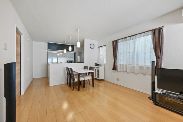 リビングダイニングキッチン（約１５畳）