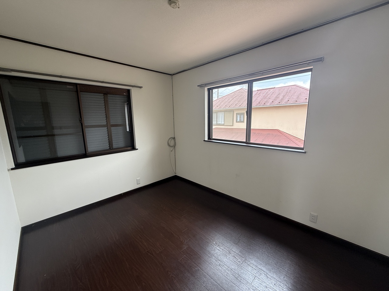 【洋室】2階約6帖洋室