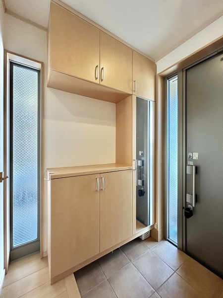 セパレートタイプの下足入れは、飾り棚としてもお使いいただけます。