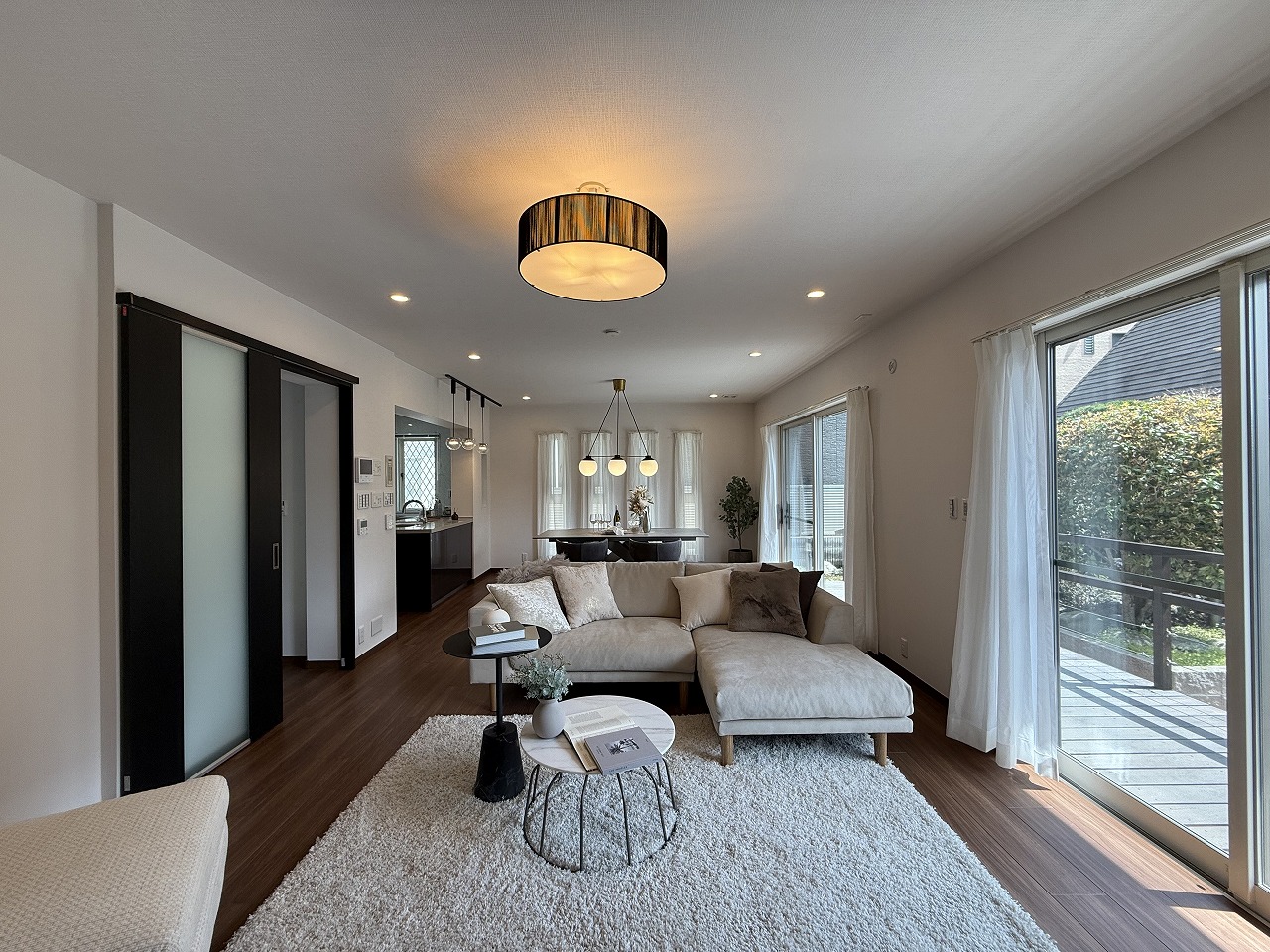 【杉並区桃井一丁目　戸建】JR中央線「荻窪」駅まで徒歩14分の立地。低層住宅が建ち並ぶ住宅街に位置しているため、良好な住環境が保たれています。