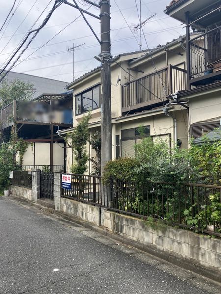 前面道路含む外観