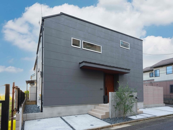 2022年月築の注文住宅です