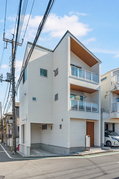 窓を効果的に配置し、日当たりと換気に配慮しています。