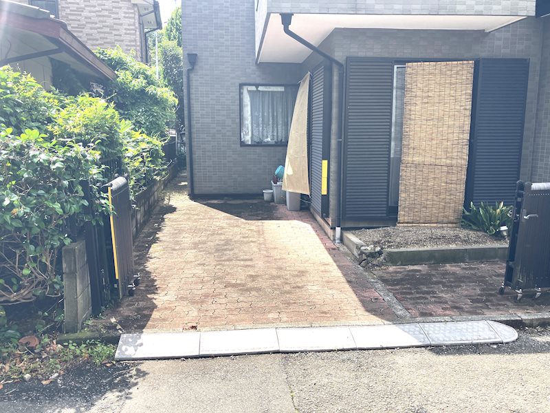 カースペース1台分ございます。（車種による）