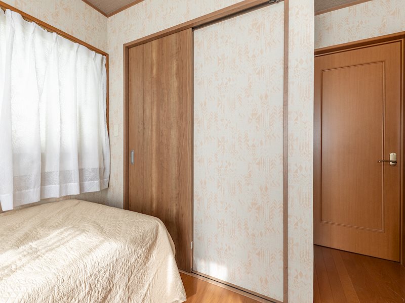 ＜洋室約5帖＞　ウォークインクローゼットのある洋室です。