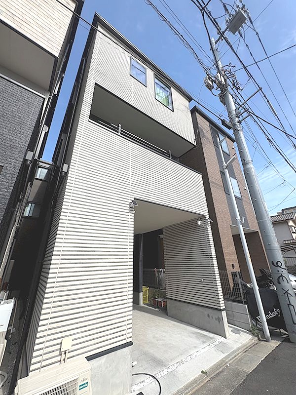 ＜現地写真＞令和6年8月築の築浅一戸建て住宅です。お気軽にお問い合わせください。