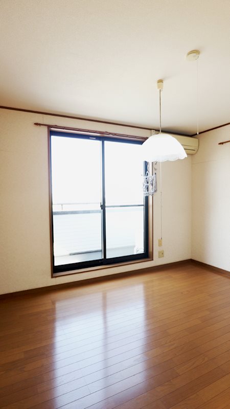 ＜洋室約6帖（3階）＞