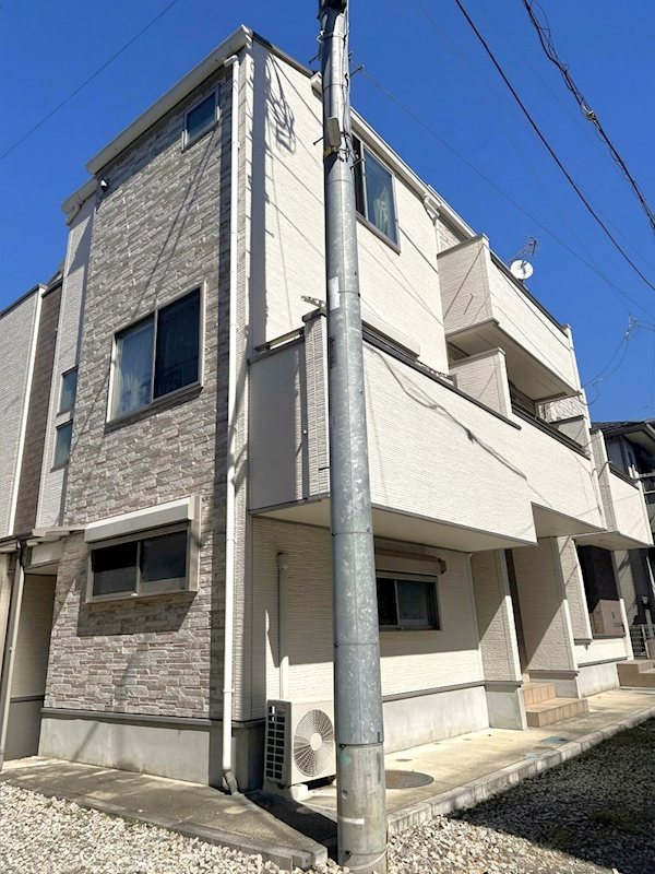 【外観】鶴見駅徒歩6分・フラットアプローチの好立地！落ち着いた住環境と充実した周辺施設が魅力の・・・