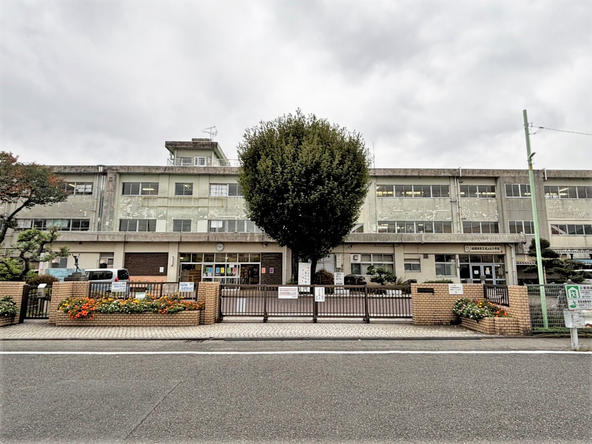 相模原市立光が丘小学校まで徒歩2分(約130m)。6年間毎日通う小学校は、低学年のお子様にも負担が少ない距離。朝や放課後の時間にゆとりが生まれ、習い事との両立も無理なく叶いそうです。