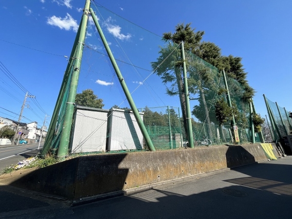 綾西公園徒歩6分(約450m)