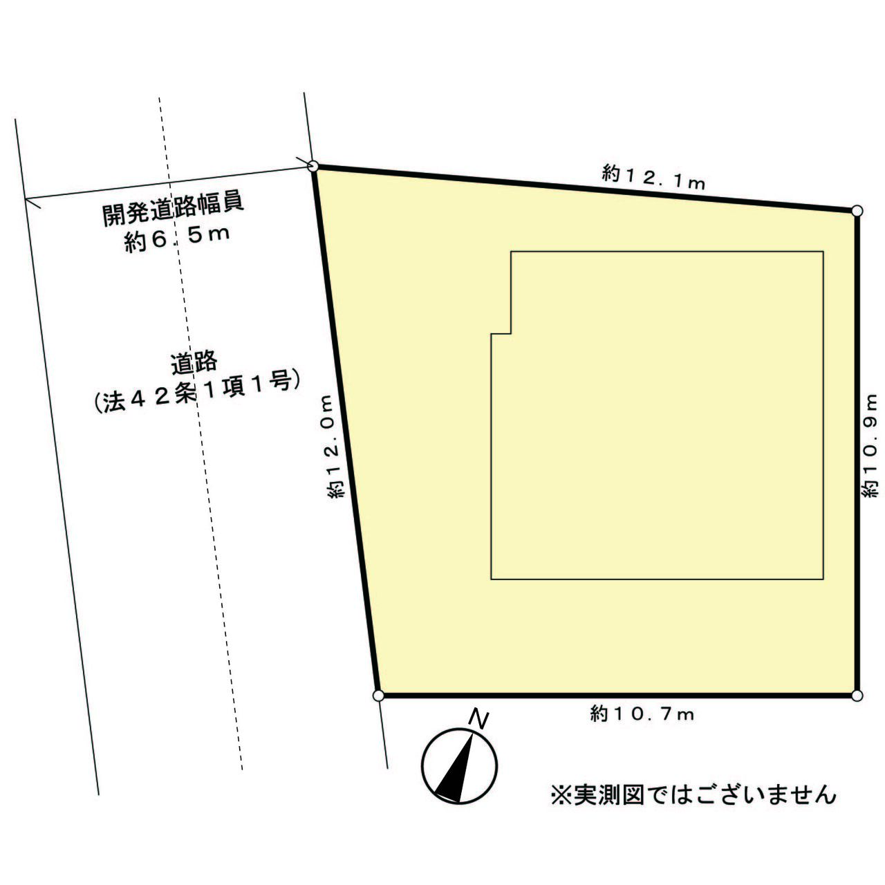 【区画図】土地面積130.81m2(約39.57坪)。隣家や前面道路との間隔にゆとりがあり、プライバシーにも配慮できます。