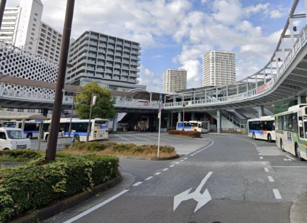 小田急線海老名駅5700ｍ（バス18分停歩6分）