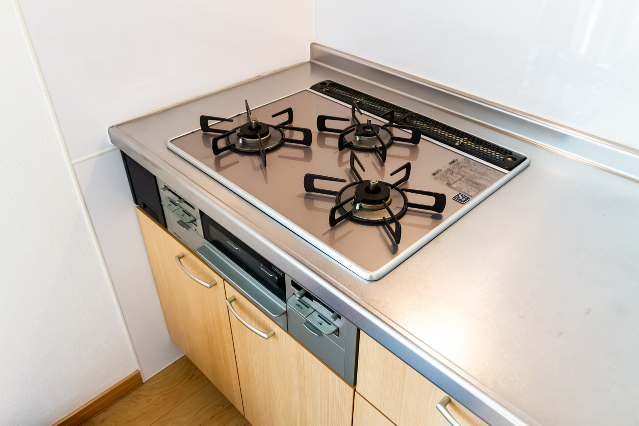 2階のキッチンはあまり使用感がなく、きれいです