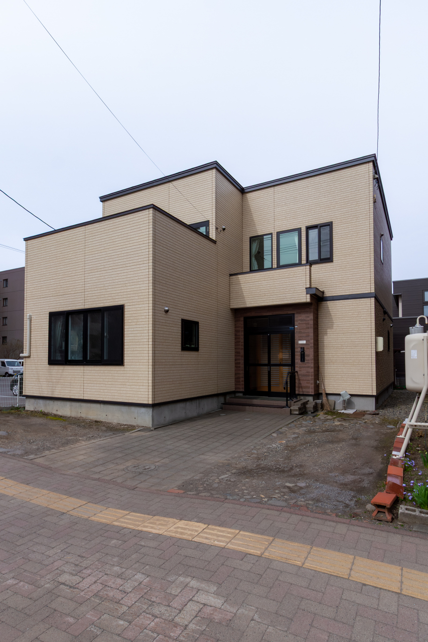 車は2～3台駐車可能です（車種による）