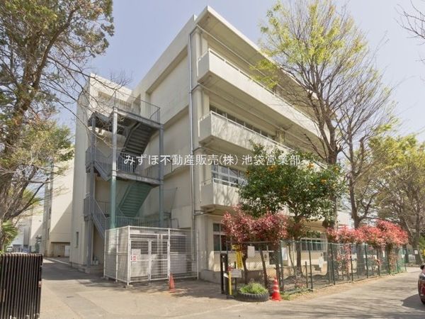 朝霞市立朝霞第八小学校 約500m