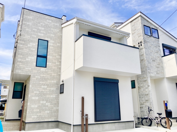 【現地外観】緑が浜小学校まで徒歩3分、「FUJI松が丘店(スーパー)」まで徒歩8分、「ファミリーマート茅ヶ崎富士見町店」まで徒歩8分。生活利便性が高く、子育て世帯にもおすすめの立地です。