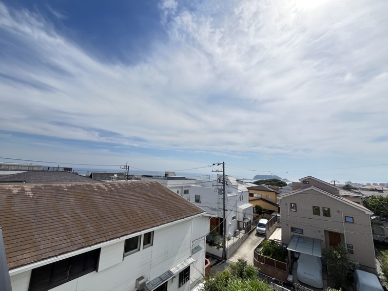 【眺望写真】天気の良い日には、広い青空を見渡すことができます。※眺望は将来に渡って保証するものではありません。