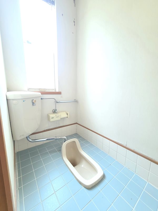 トイレは1階と2階にあり、朝の忙しい時間帯も安心。