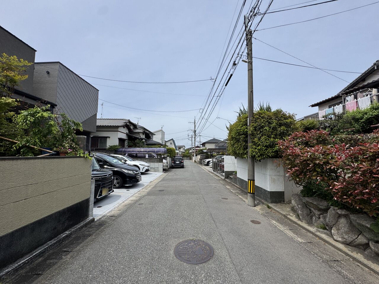 ゆとりある5.0mの道路に面した、開放感のある整形地。
