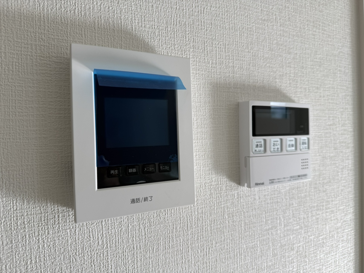 モニター付インターホンがあるので、防犯設備が充実しています。