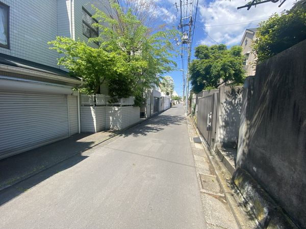 前面道路含む外観
