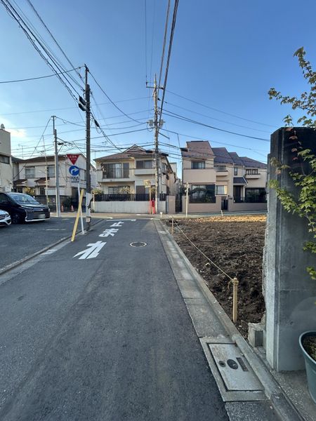 前面道路（南西側）