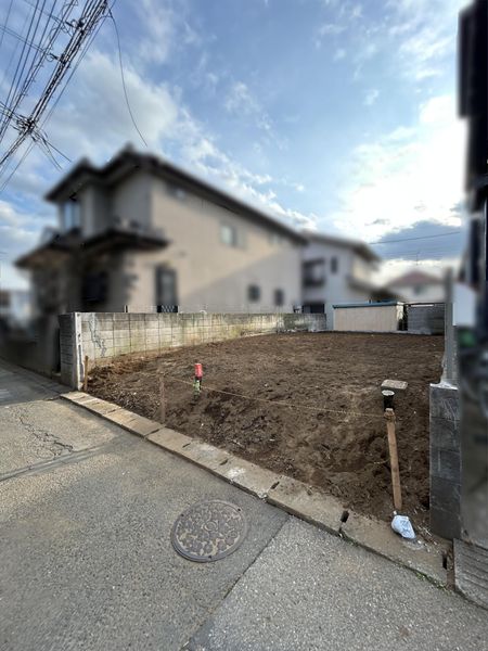 前面道路含む外観