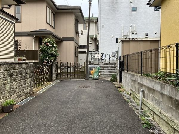 前面道路（東側）