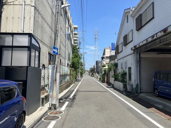南東側道路