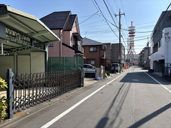 前面道路含む外観