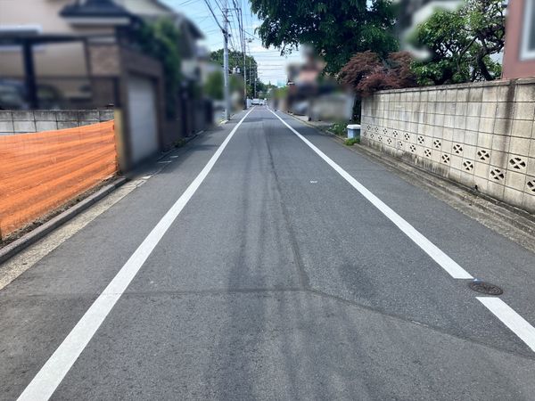 前面道路含む外観