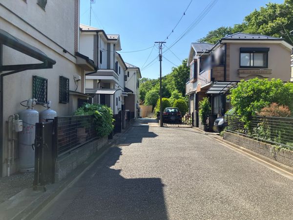 北側前面道路